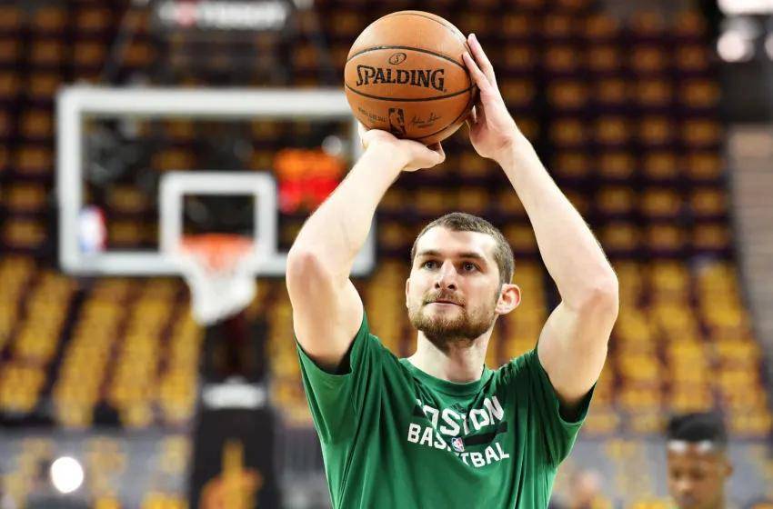 体育娱乐-包含圣安东尼奥马刺加时末段防线松动；志在CBA季后赛名次提升；更衣室稳定；球探报告显示潜力的词条