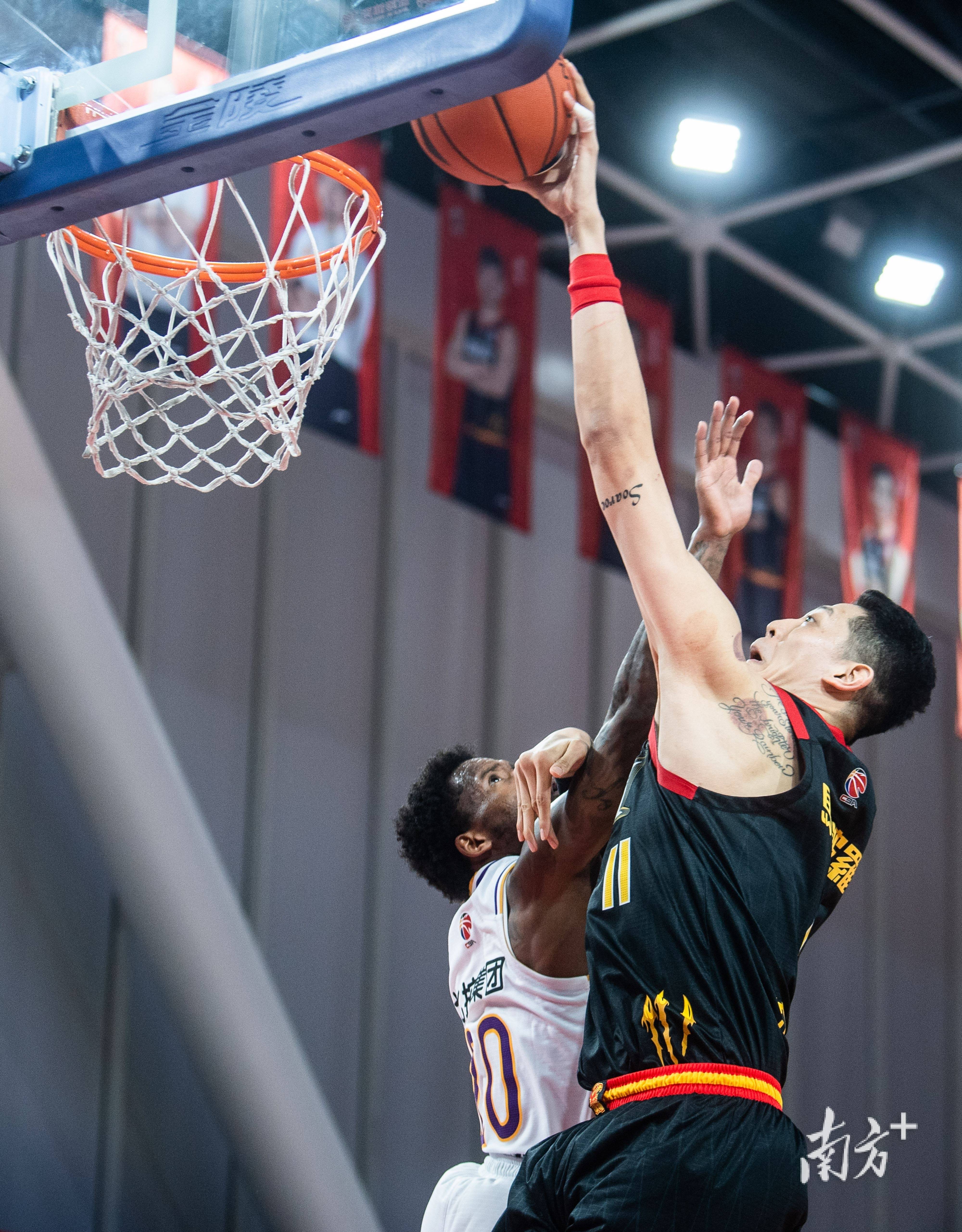 体育新闻-加时末段山东男篮战术微调——CBA季后赛节点到来，引发热议，球队文化再被提及的简单介绍